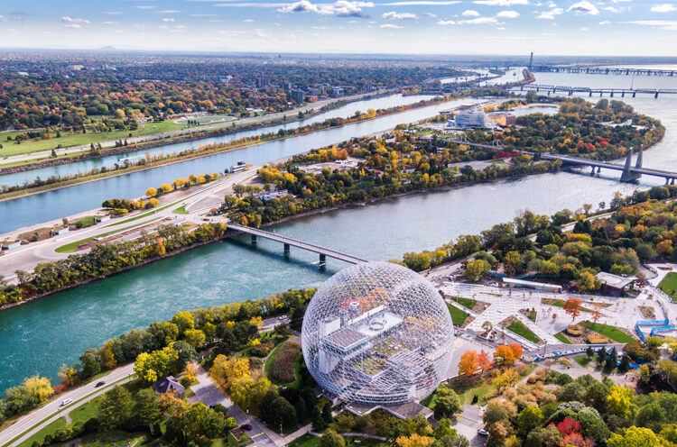solo travel guide Montreal